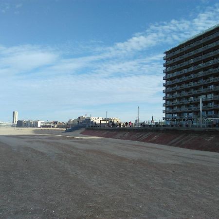 Residentie Aldis Met Zeezicht Apartment Ostend Luaran gambar
