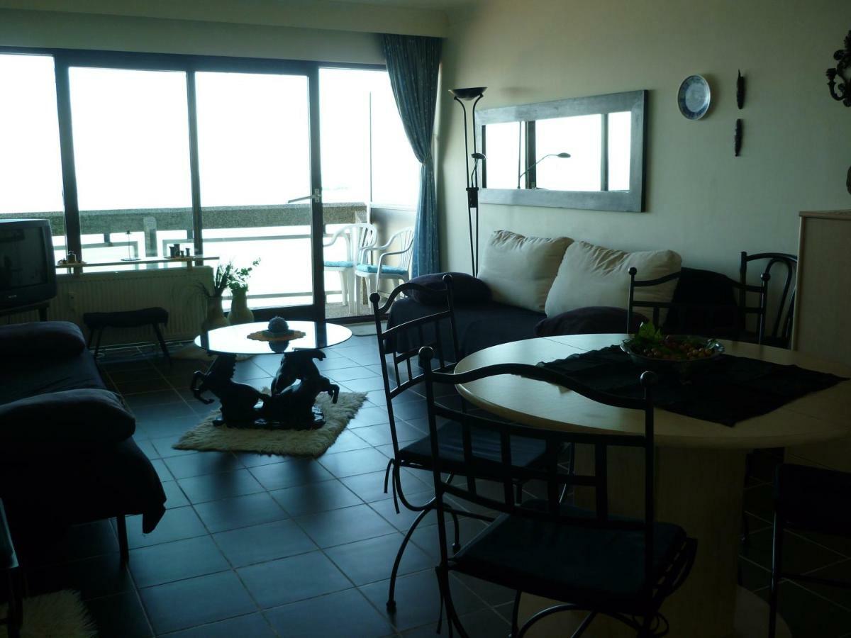 Residentie Aldis Met Zeezicht Apartment Ostend Luaran gambar