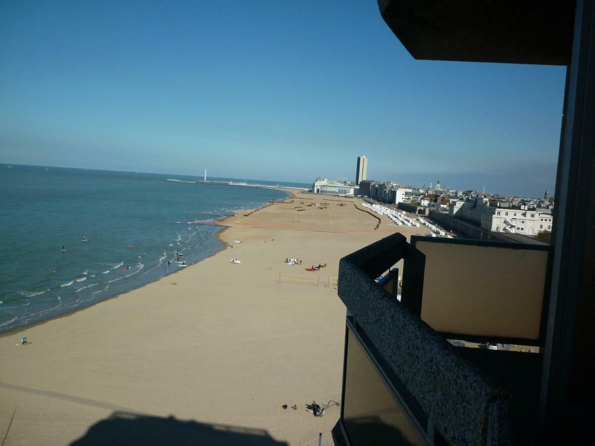 Residentie Aldis Met Zeezicht Apartment Ostend Luaran gambar
