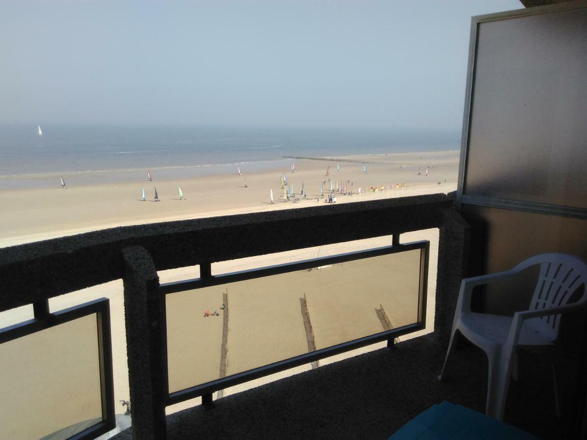 Residentie Aldis Met Zeezicht Apartment Ostend Luaran gambar