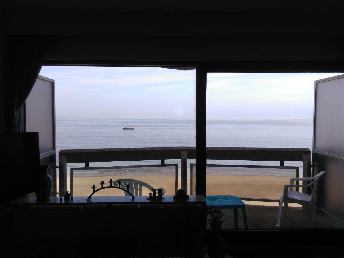 Residentie Aldis Met Zeezicht Apartment Ostend Luaran gambar