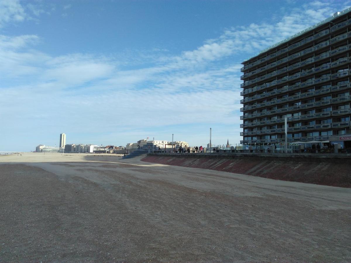 Residentie Aldis Met Zeezicht Apartment Ostend Luaran gambar